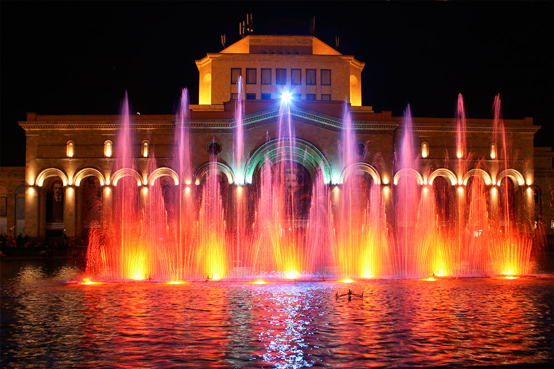 Легендарные поющие фонтаны Еревана
