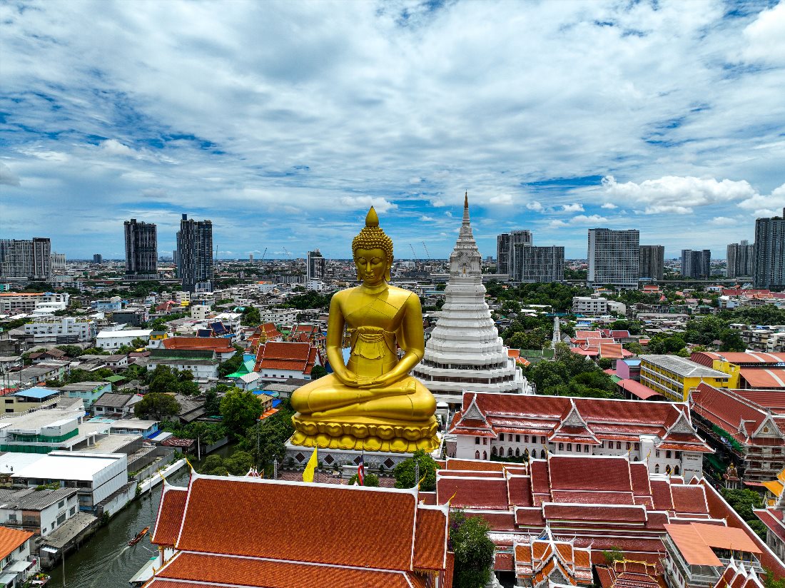 Храм Wat Pak Nam