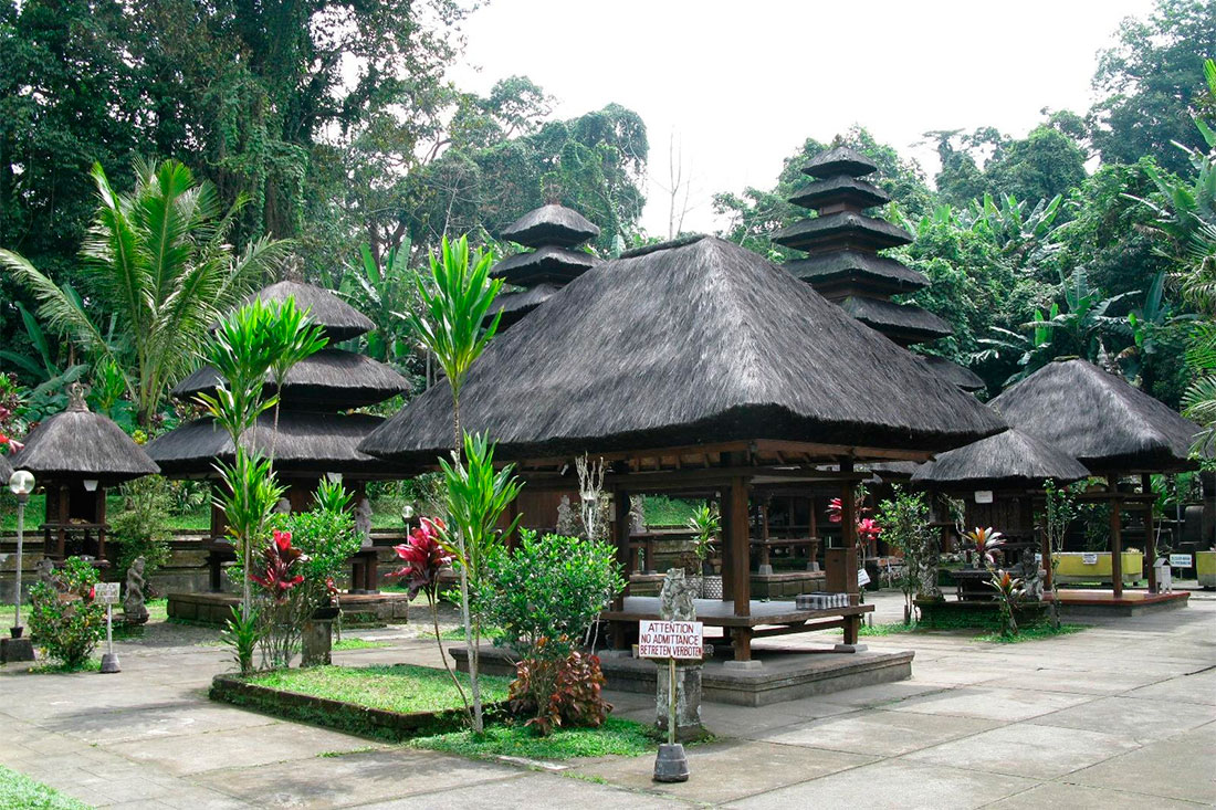 Храм Пура Лухур Батукау