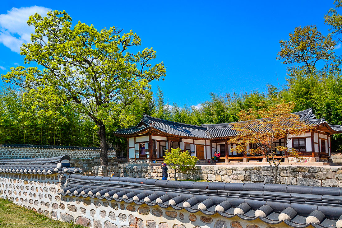Намсанская деревня-музей традиционного корейского жилища ханок