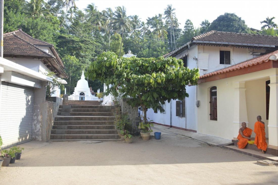 Храмы Асгири Маха Вихарайя (Asgiriya Maha Viharaya)