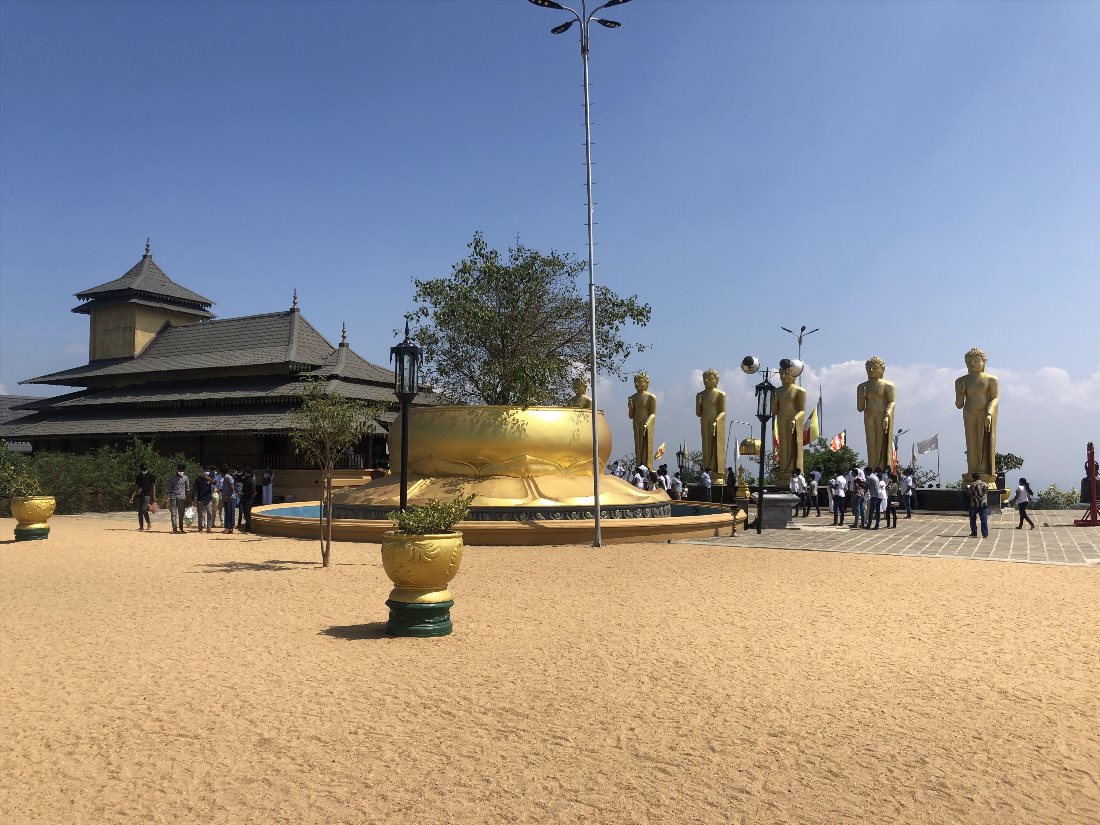 Международный буддийский центр Неллигала (Nelligala International Buddhist Center)