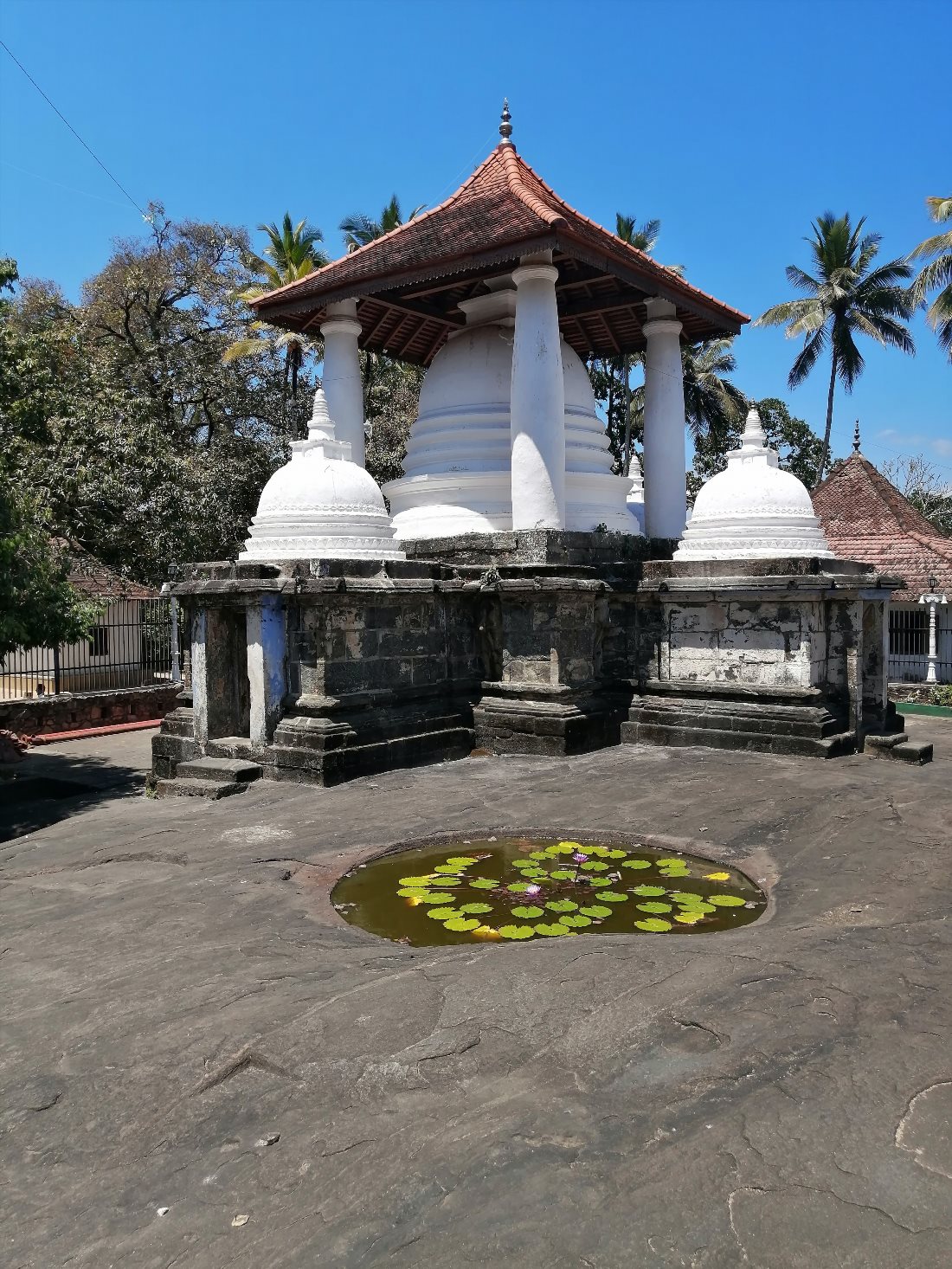 Храм Гадаладения Раджа Маха Вихара (Gadaladeniya Raja Maha Vihara)