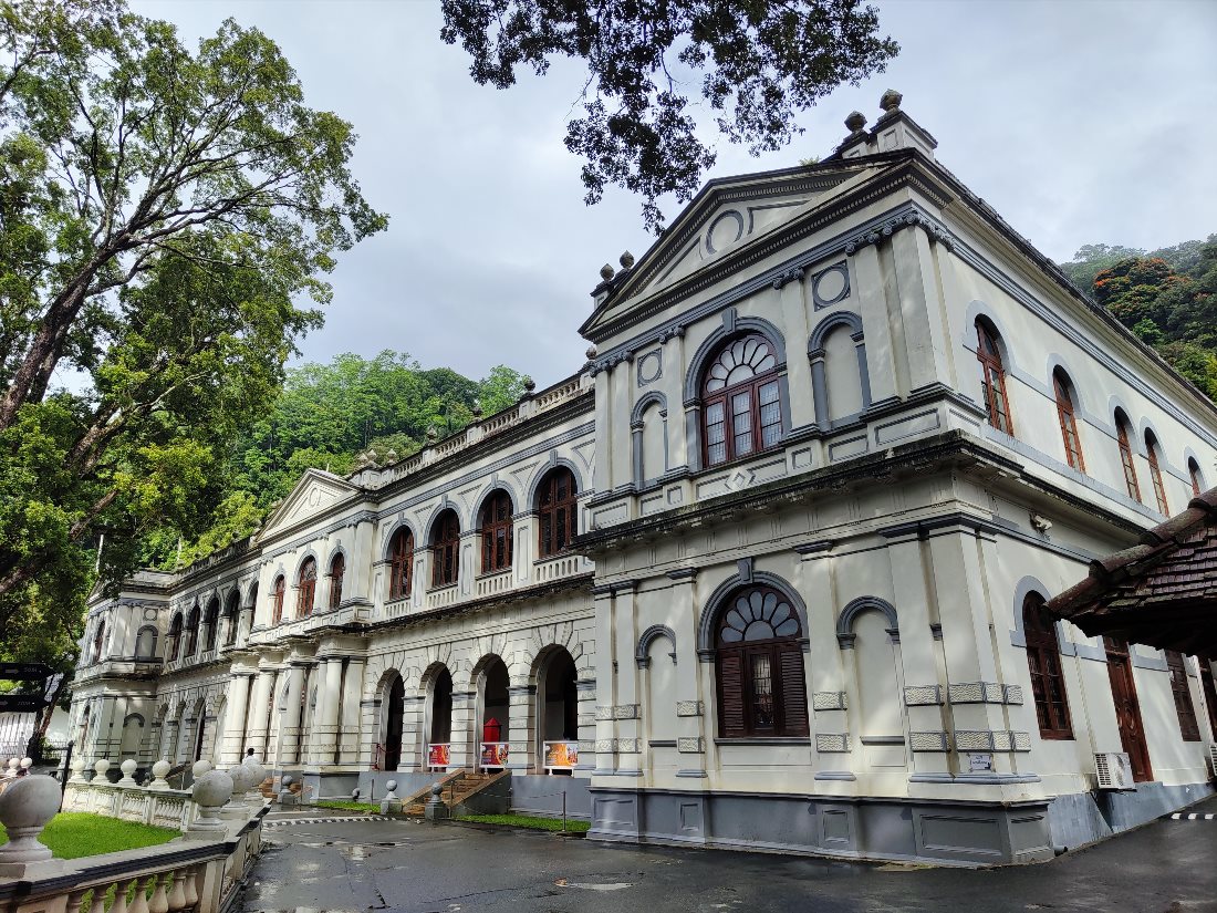 Международный музей Буддизма (International Buddhist Museum)