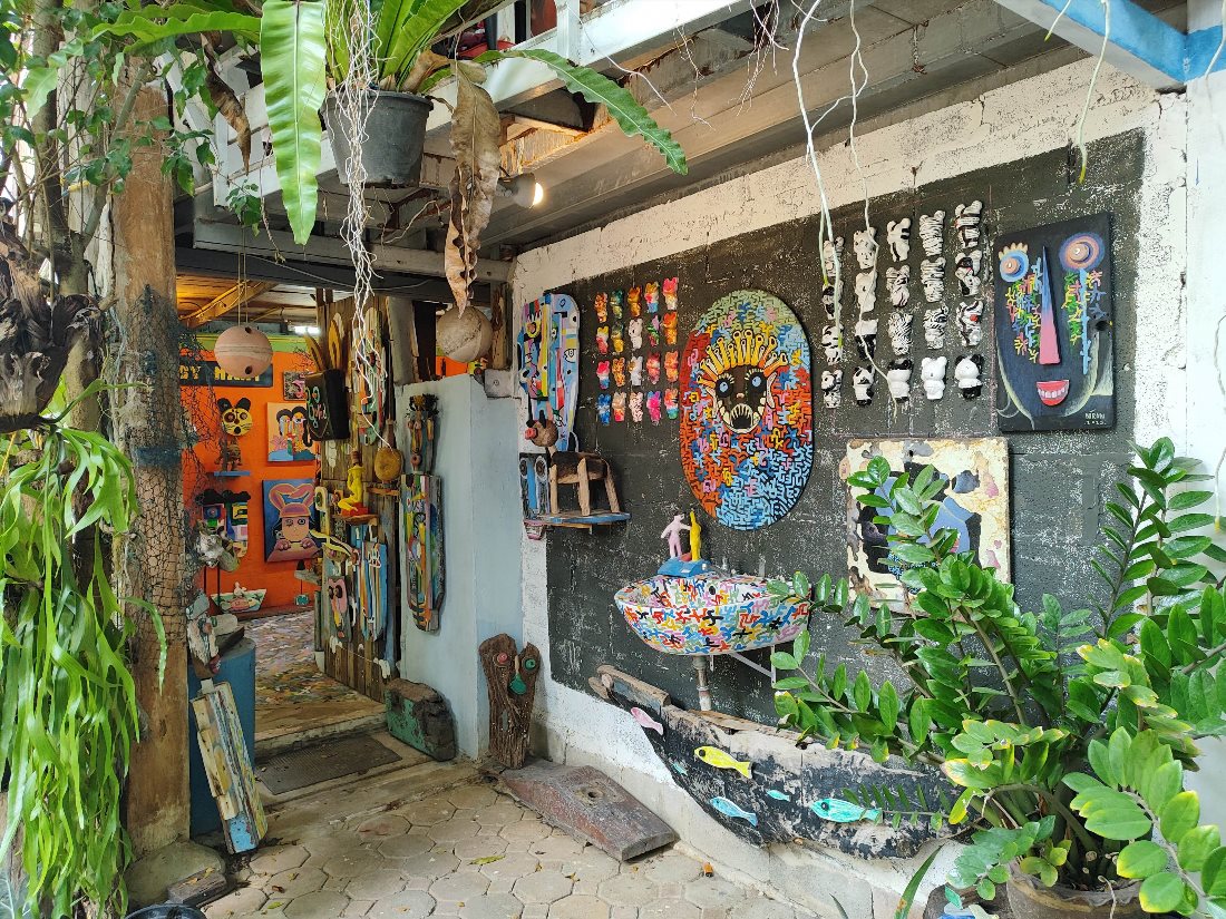 Деревня художников (Phuket Art Village)