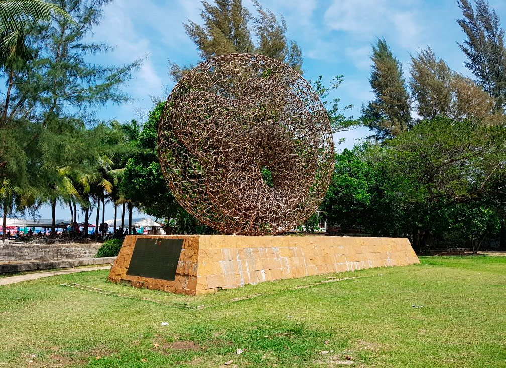 Мемориал жертвам цунами