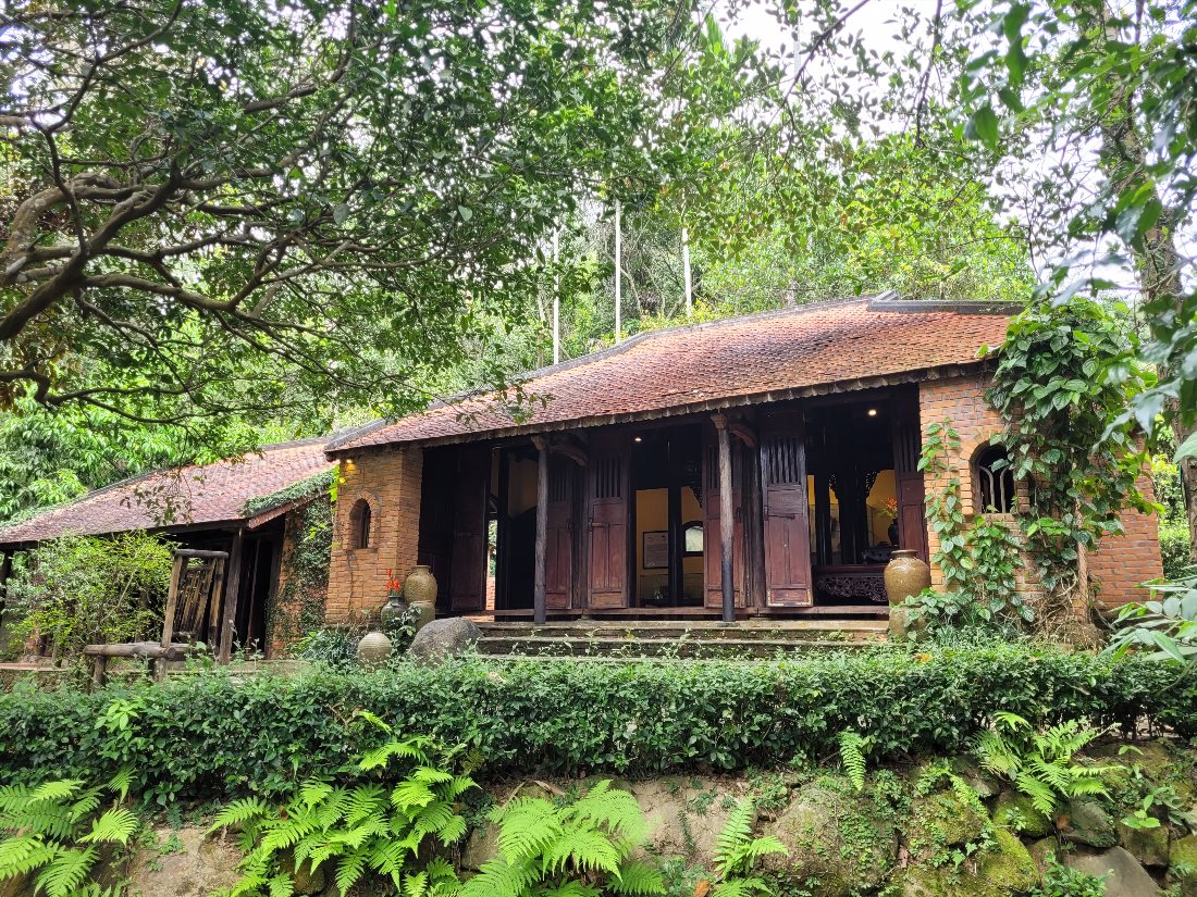 Музей Донг Динь (Dong Dinh Museum)