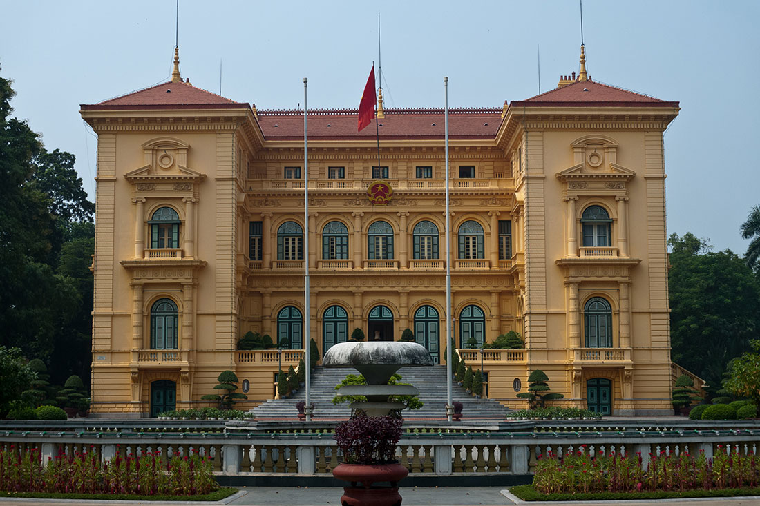 Дом Хо Ши Мина на сваях (Президентский дворец)