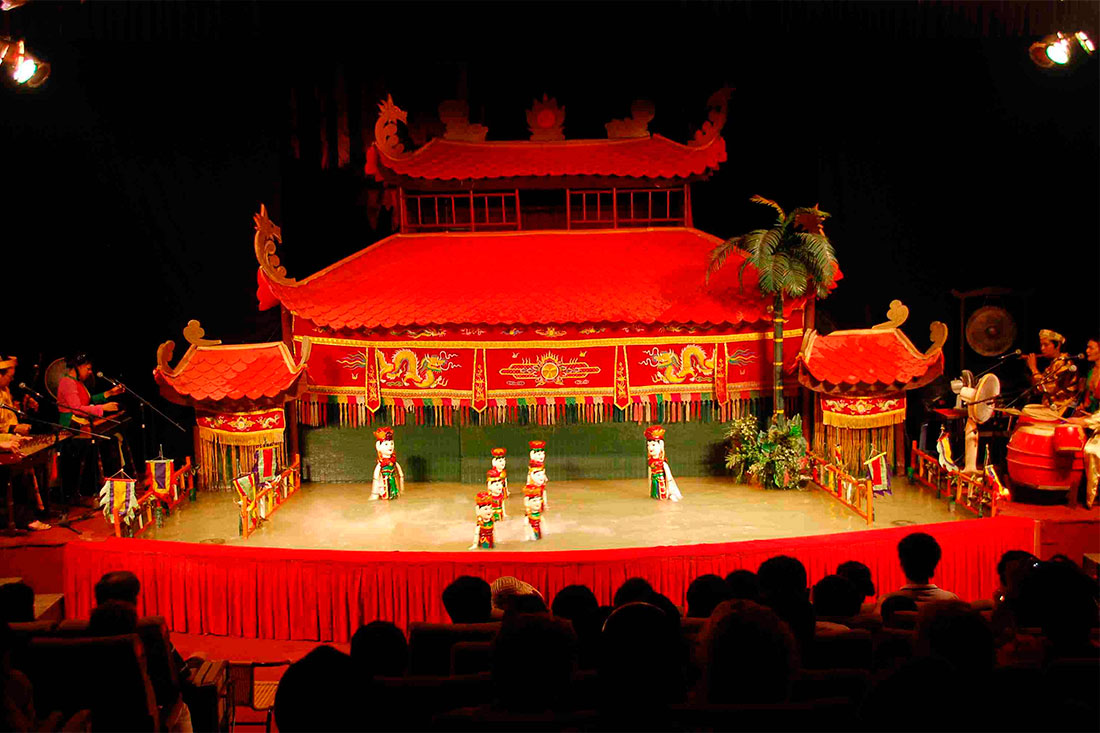 Кукольный театр на воде «Золотой дракон»