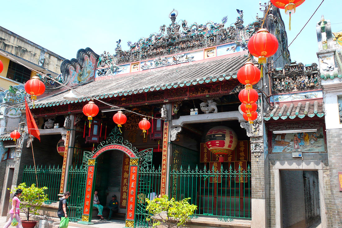 Храм Тхьен Хау в Китайском квартале