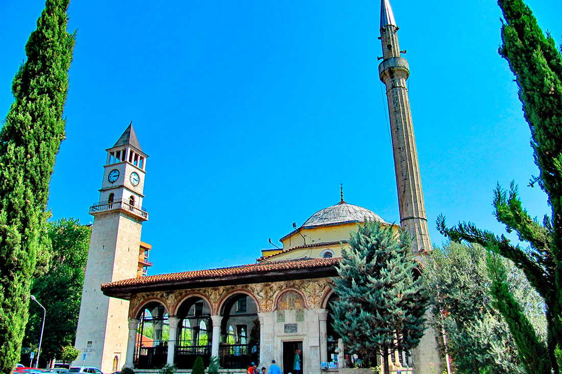Мечеть Эфем Бей в Тиране