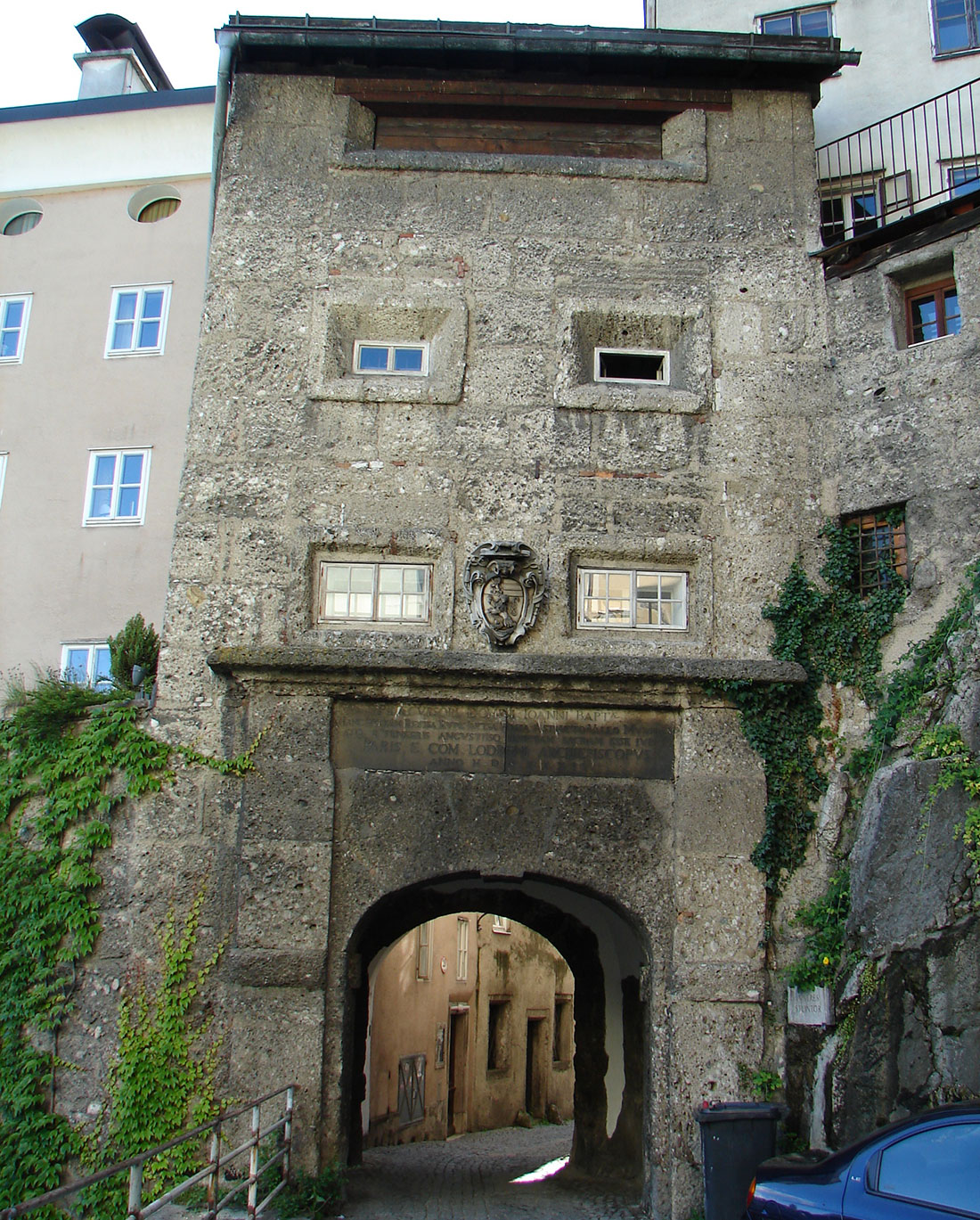 Каменные ворота Штейнтора