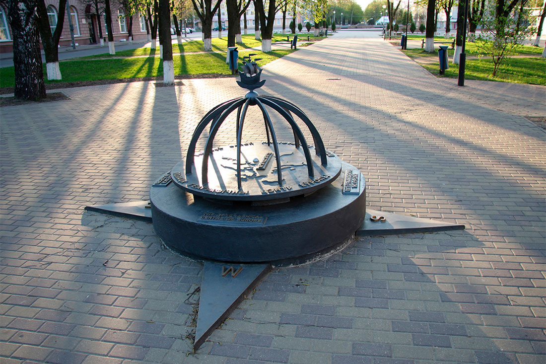 Памятник «Полоцк — географический центр Европы»