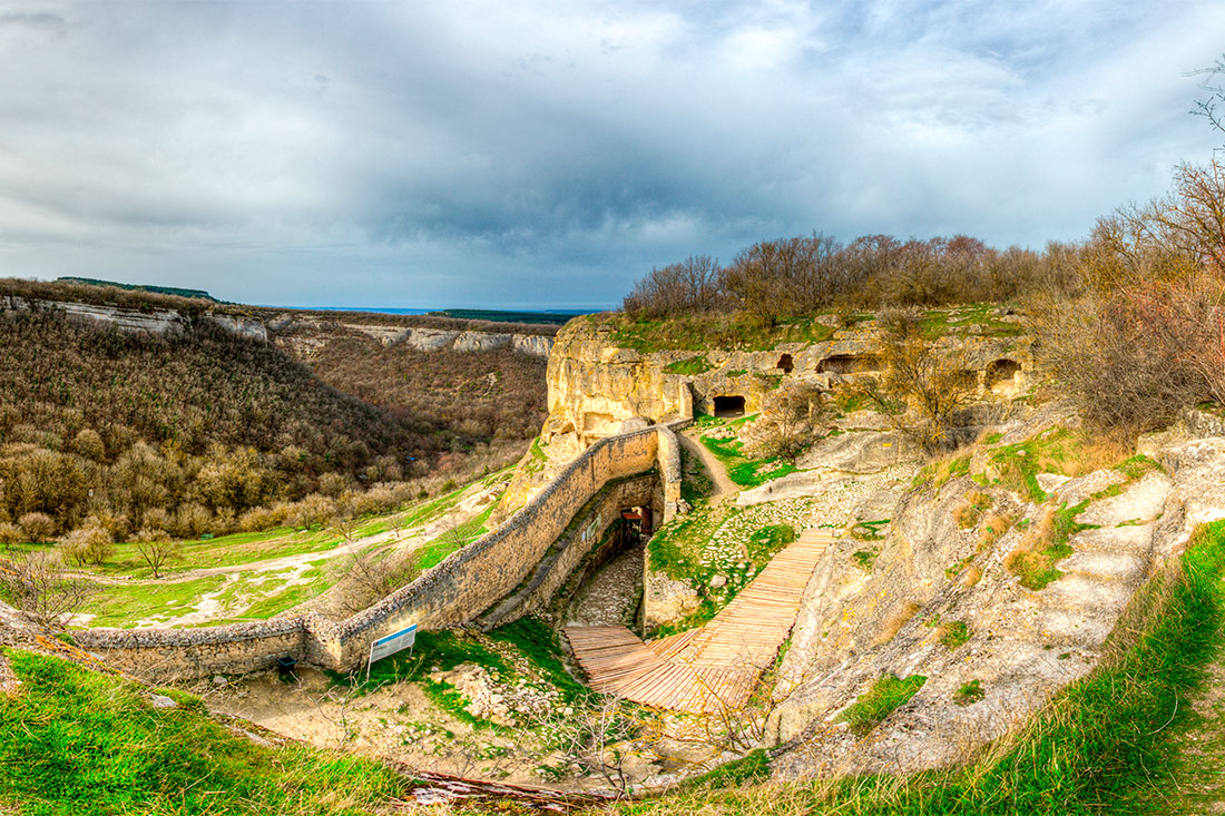 Пещерный город-крепость Чуфут-Кале