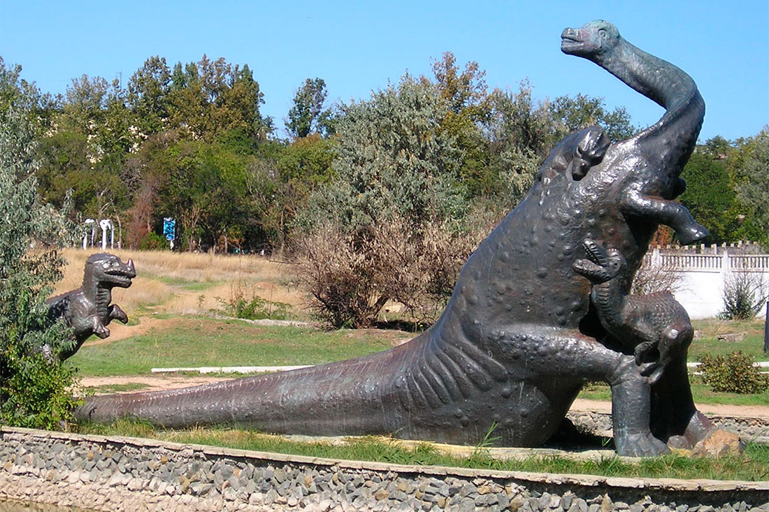 Скульптура «Динозавры»