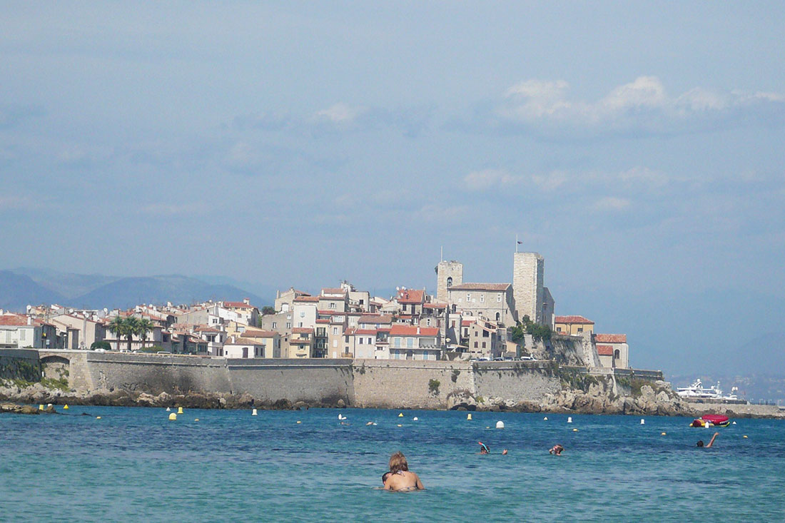 Вид с пляжа La Salis