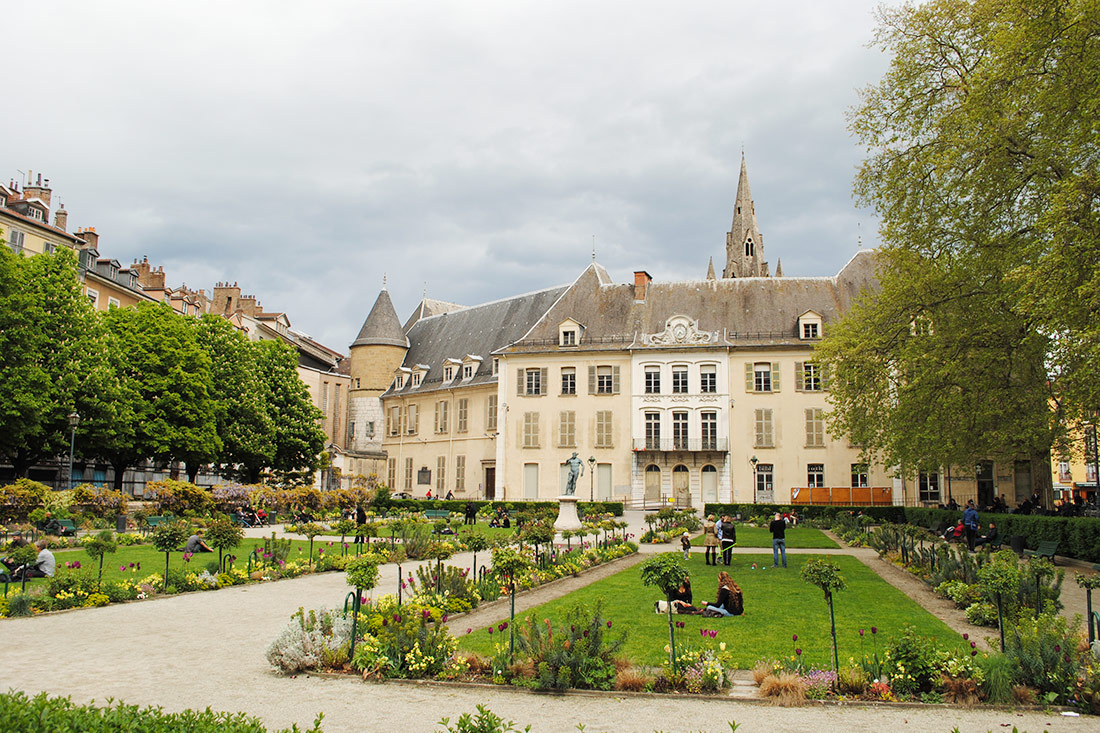 Городской сад Жарден-де-Виль