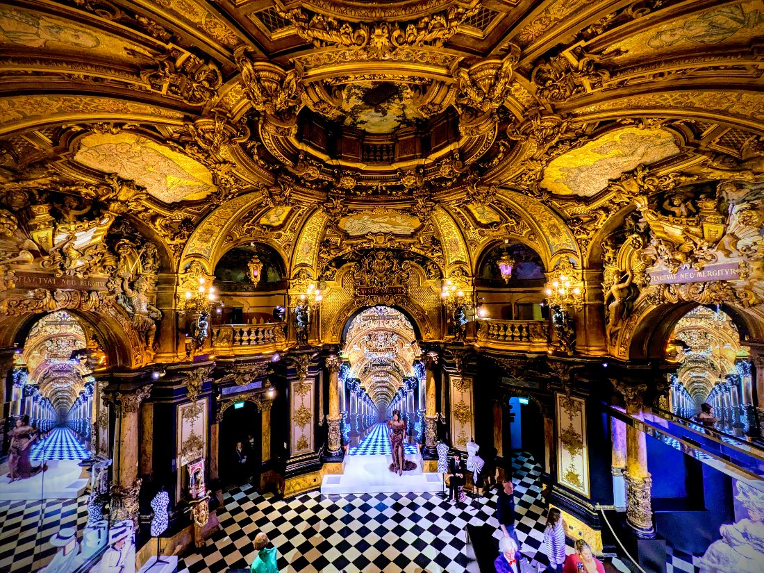 Музей Гревен (Grévin Museum)