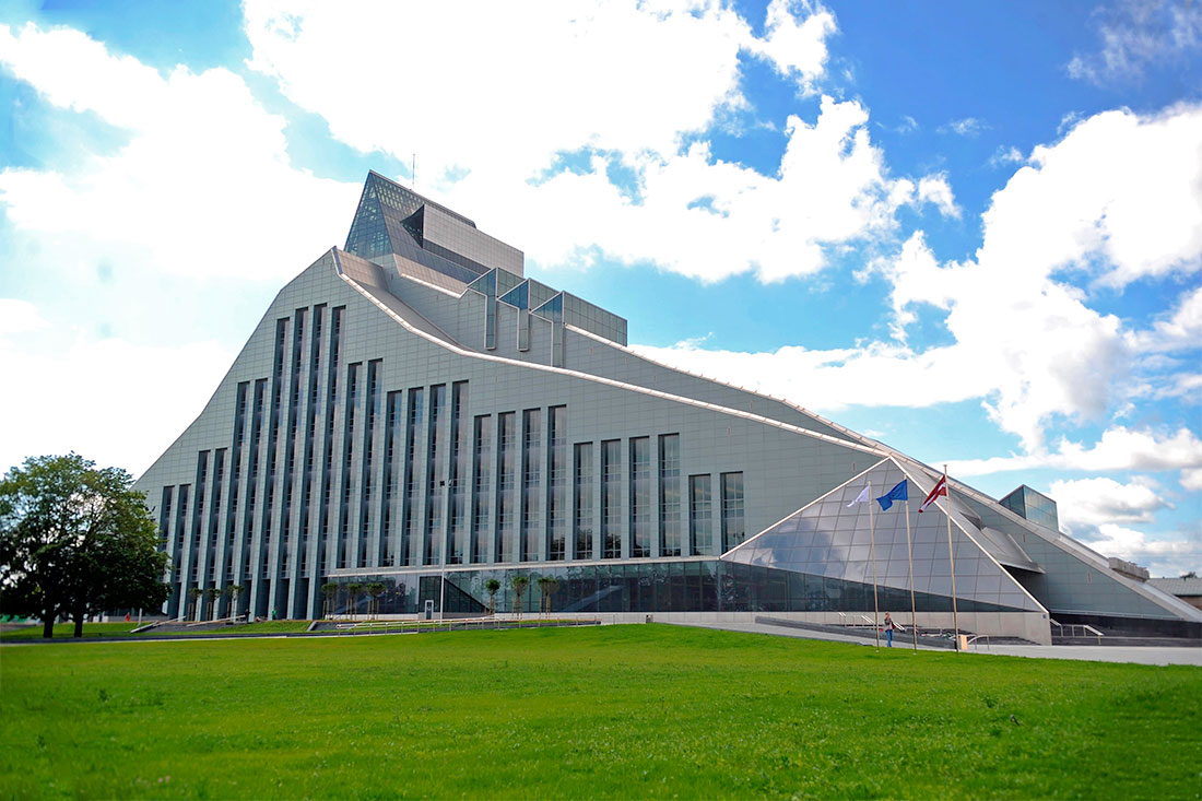 Латвийская Национальная Библиотека («Замок света»)