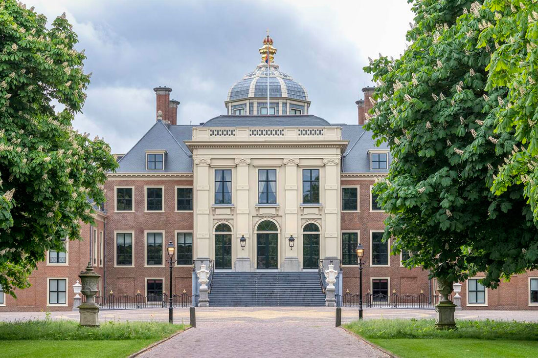 Резиденция «Huis Ten Bosch»