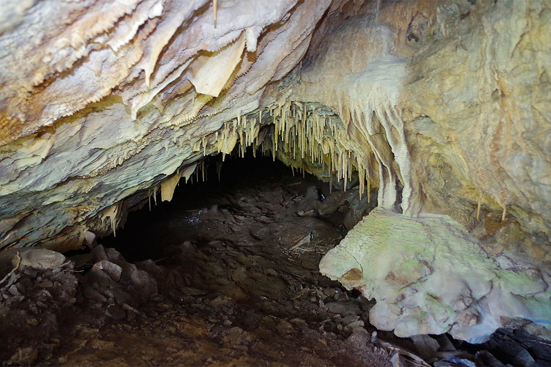 Пещера Слатински Извор