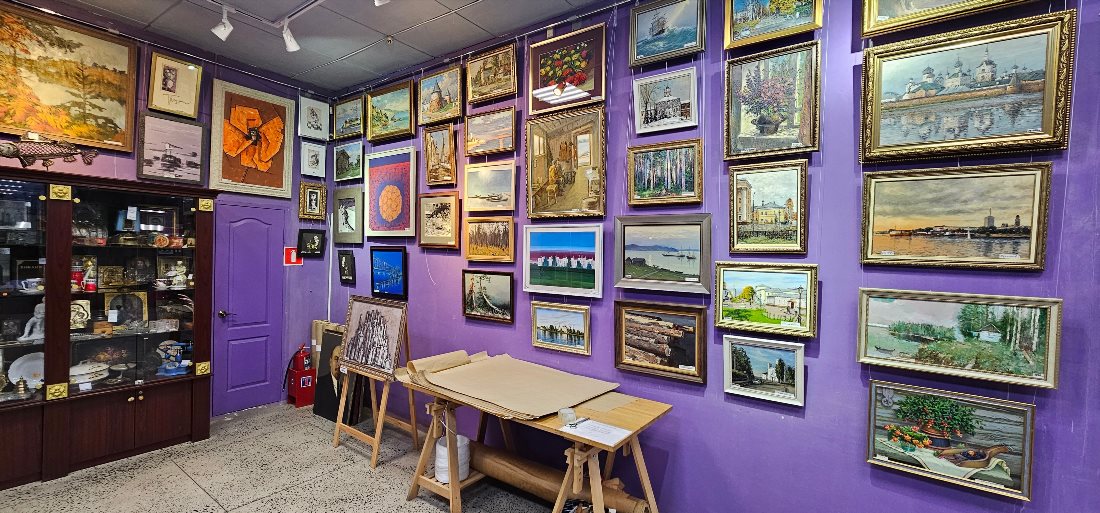 Художественный салон