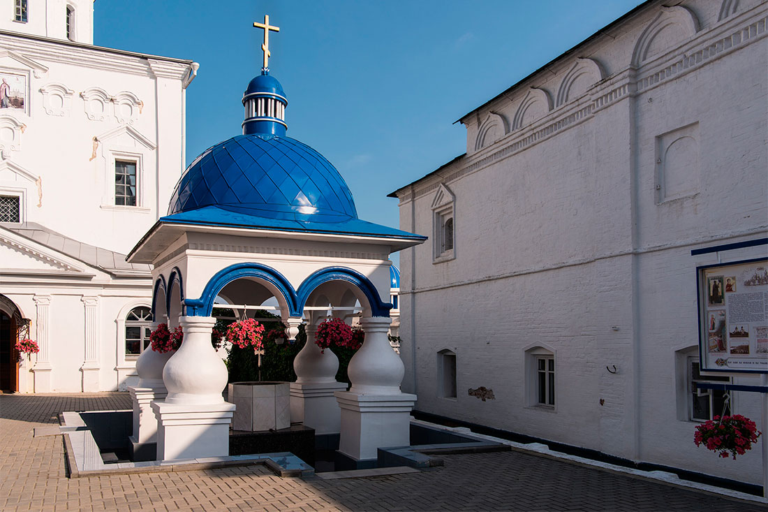 Киворий Боголюбского монастыря