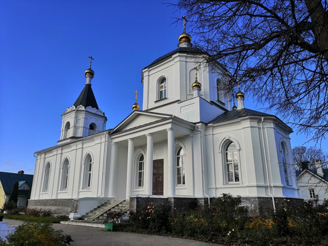 Покровский женский монастырь в селе Лукино