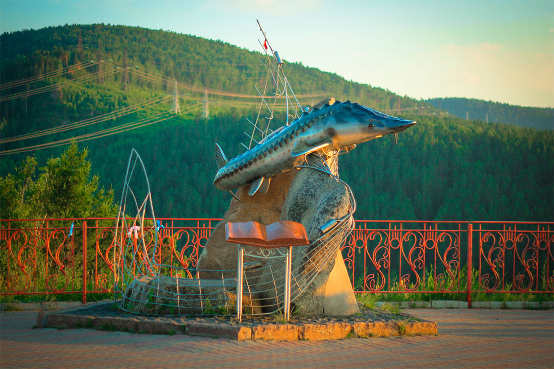 Монумент «Царь-Рыба» и смотровая площадка