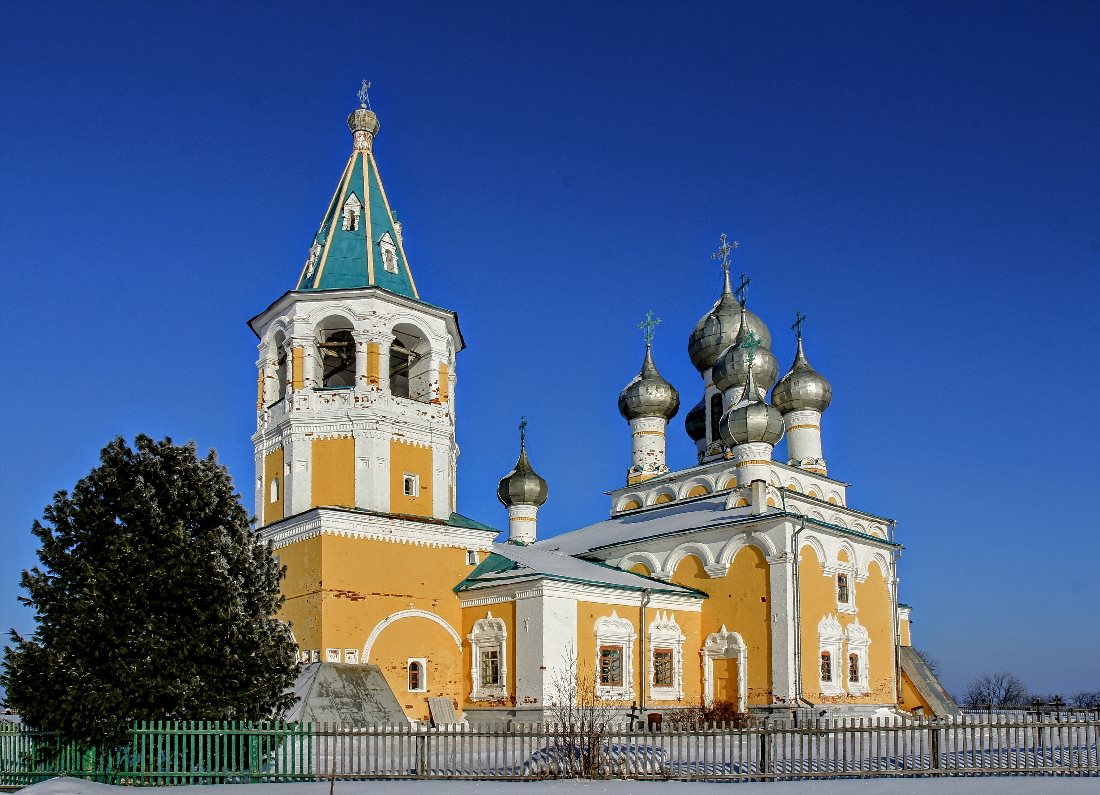 Церковь Воскресения Христова в деревне Матигоры 