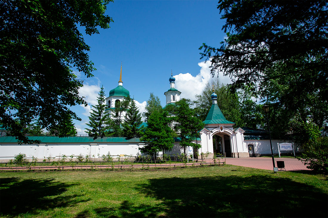 Знаменский женский монастырь

