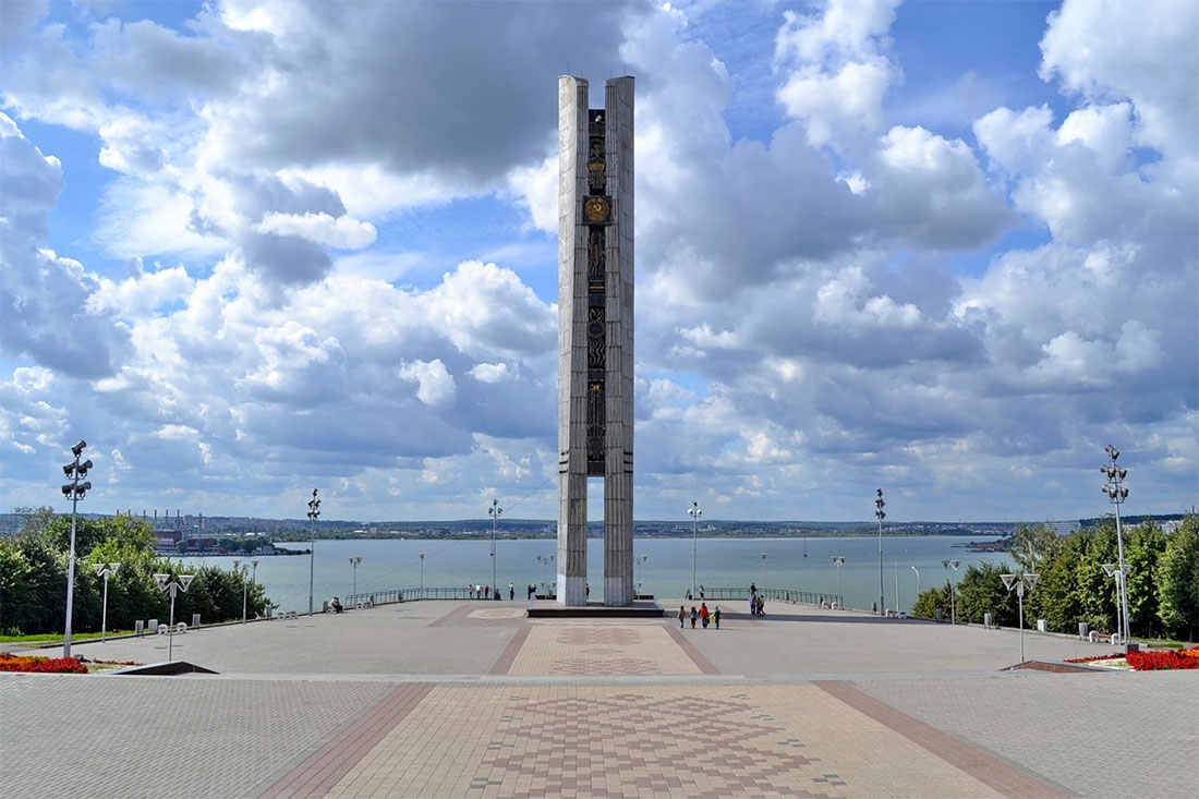 Монумент дружбы народов
