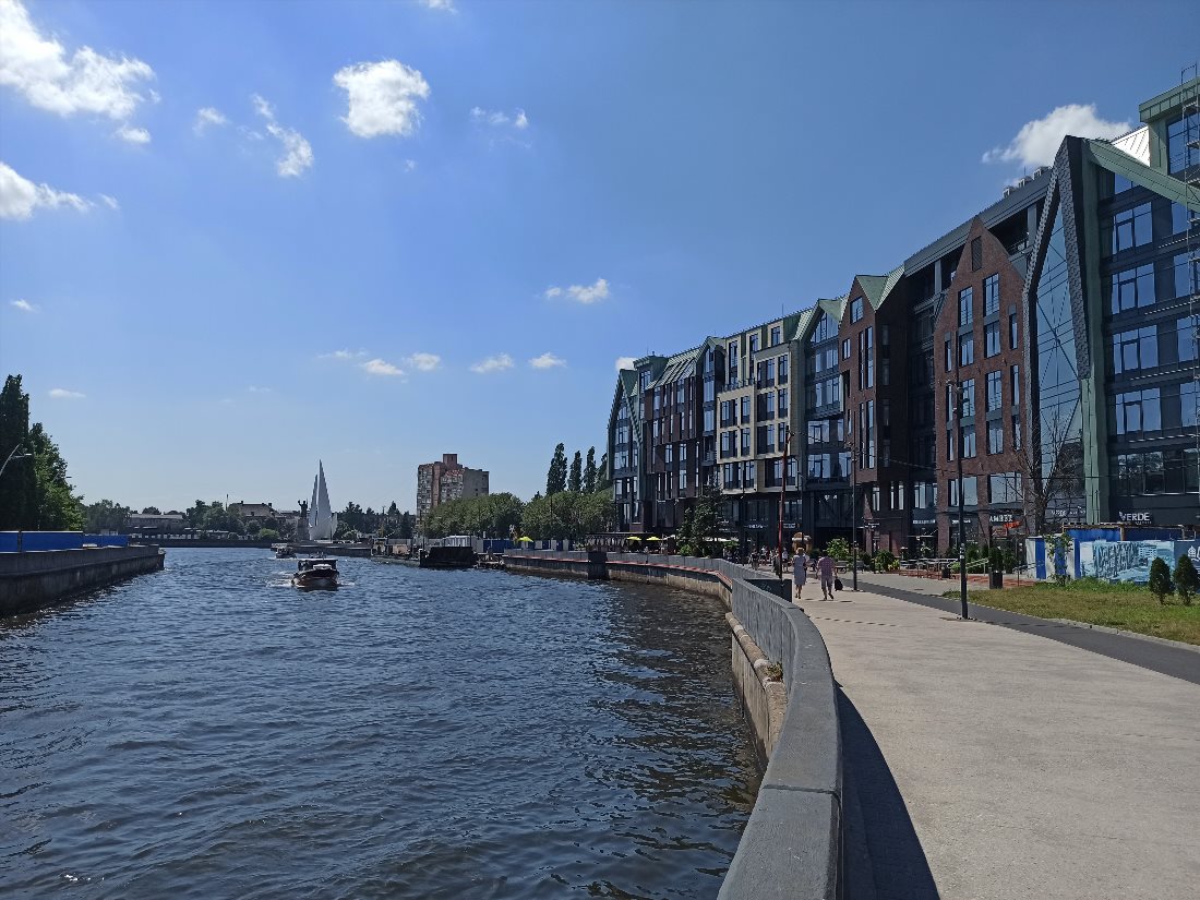 Набережная Петра Великого