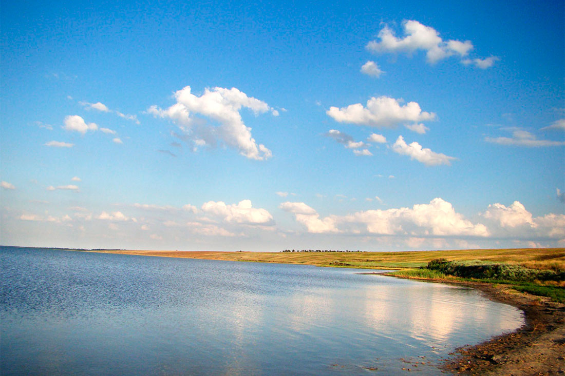 Большое Яшалтинское озеро