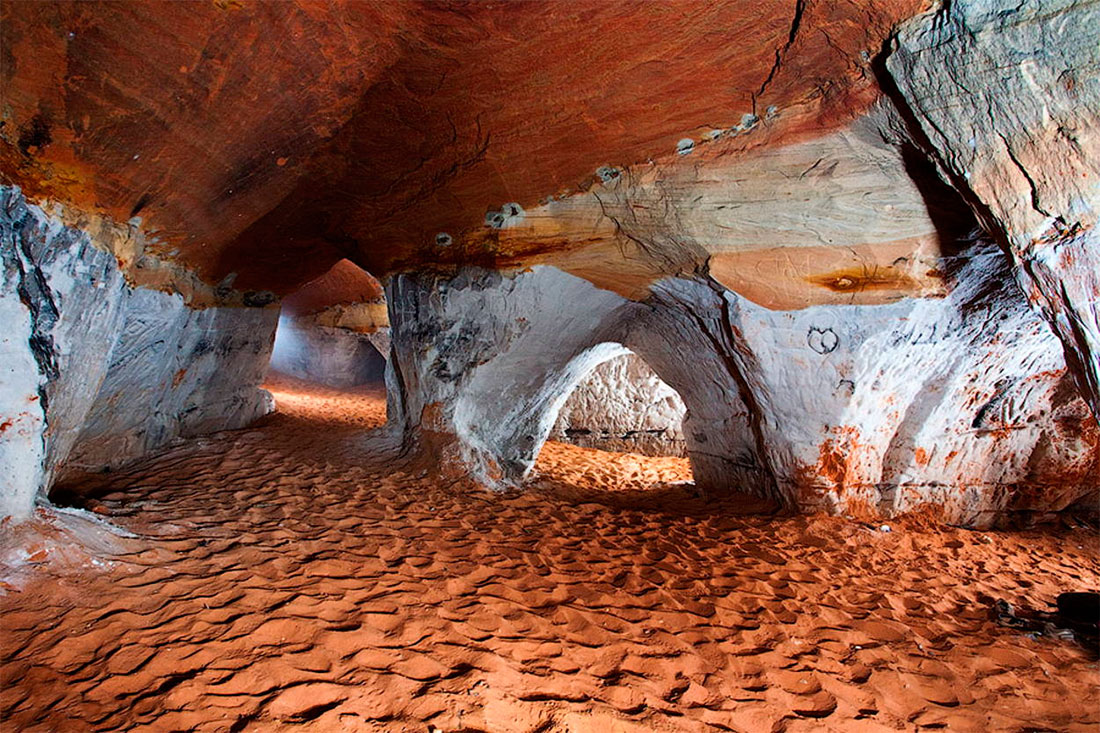 Оредежские пещеры