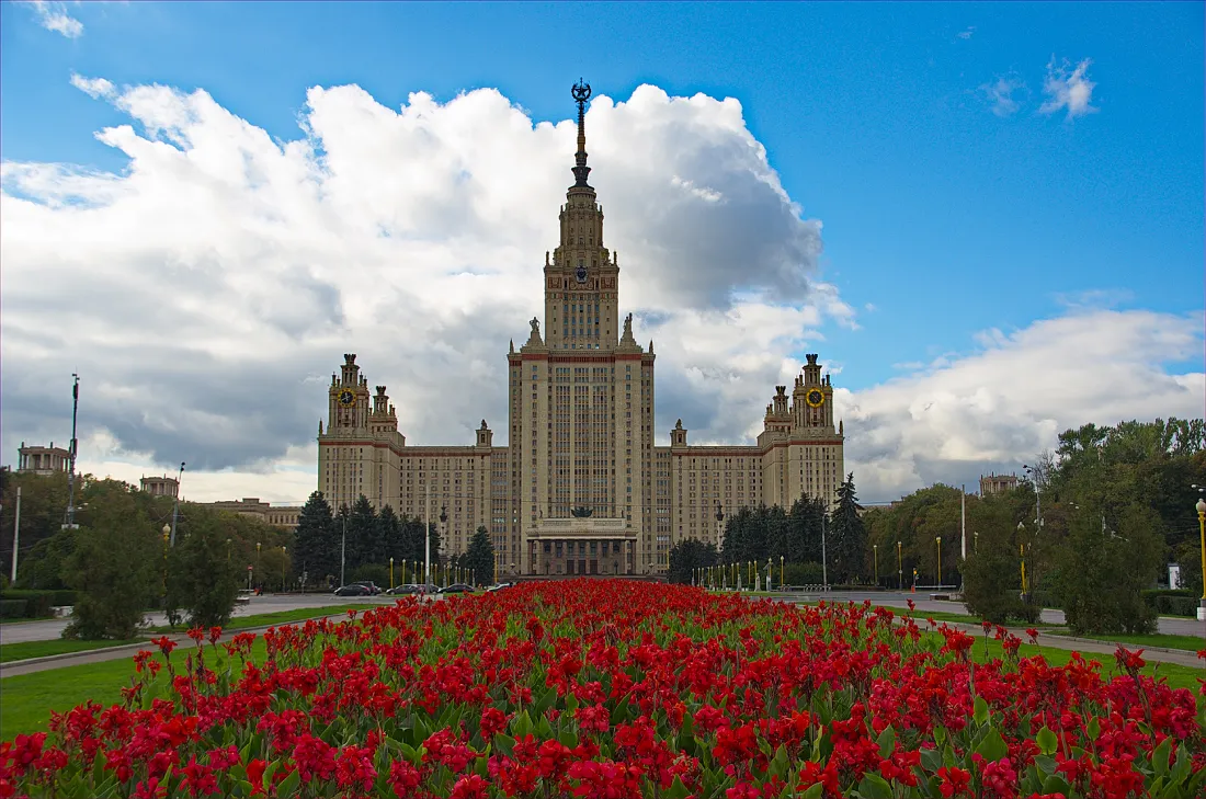 Главное здание МГУ имени Ломоносова