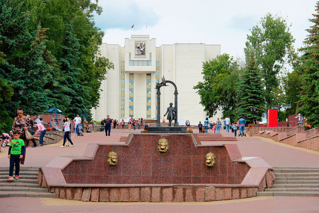 Фонтанный спуск Саранск с площади
