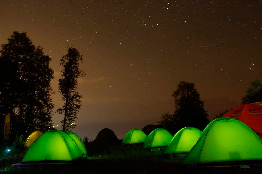 Палаточный лагерь в горах